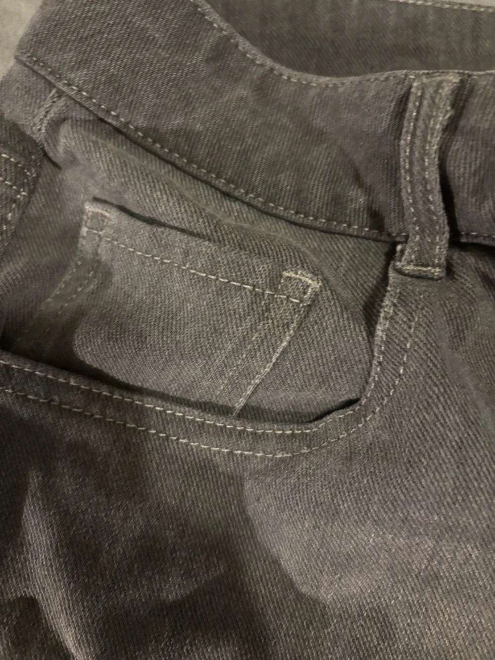HALARA Women's Ankle Pants in Distressed Black Medium - Picture 10 of 15